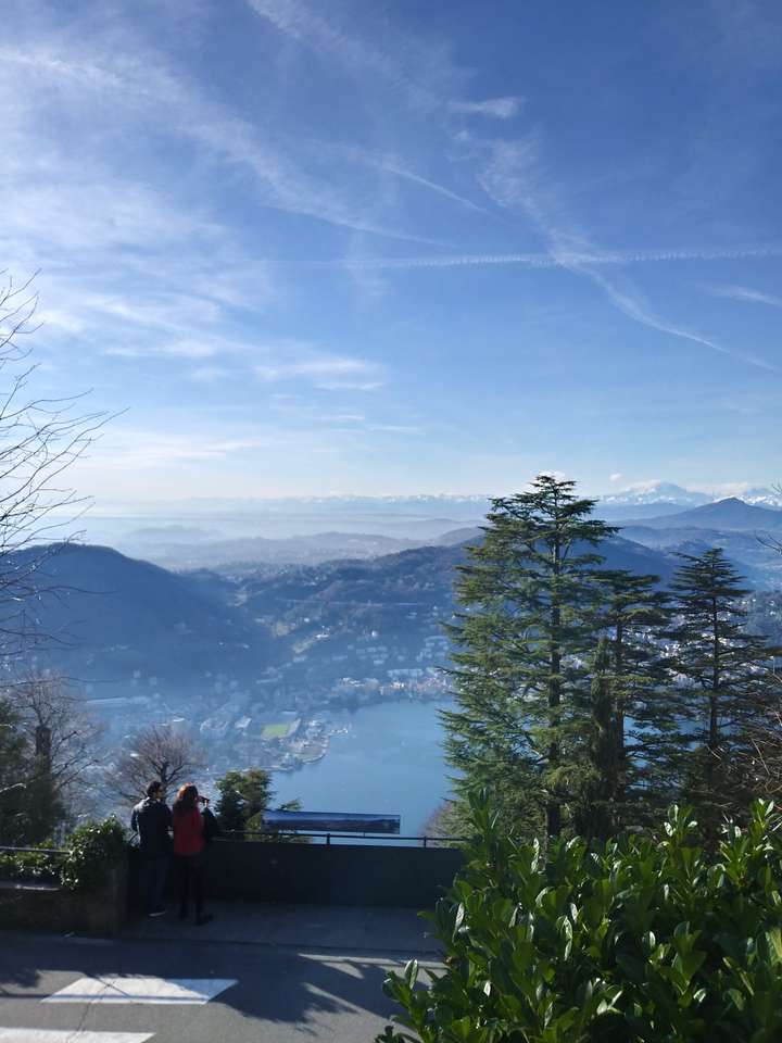 Lago di Como při pohledu shora skládačky online