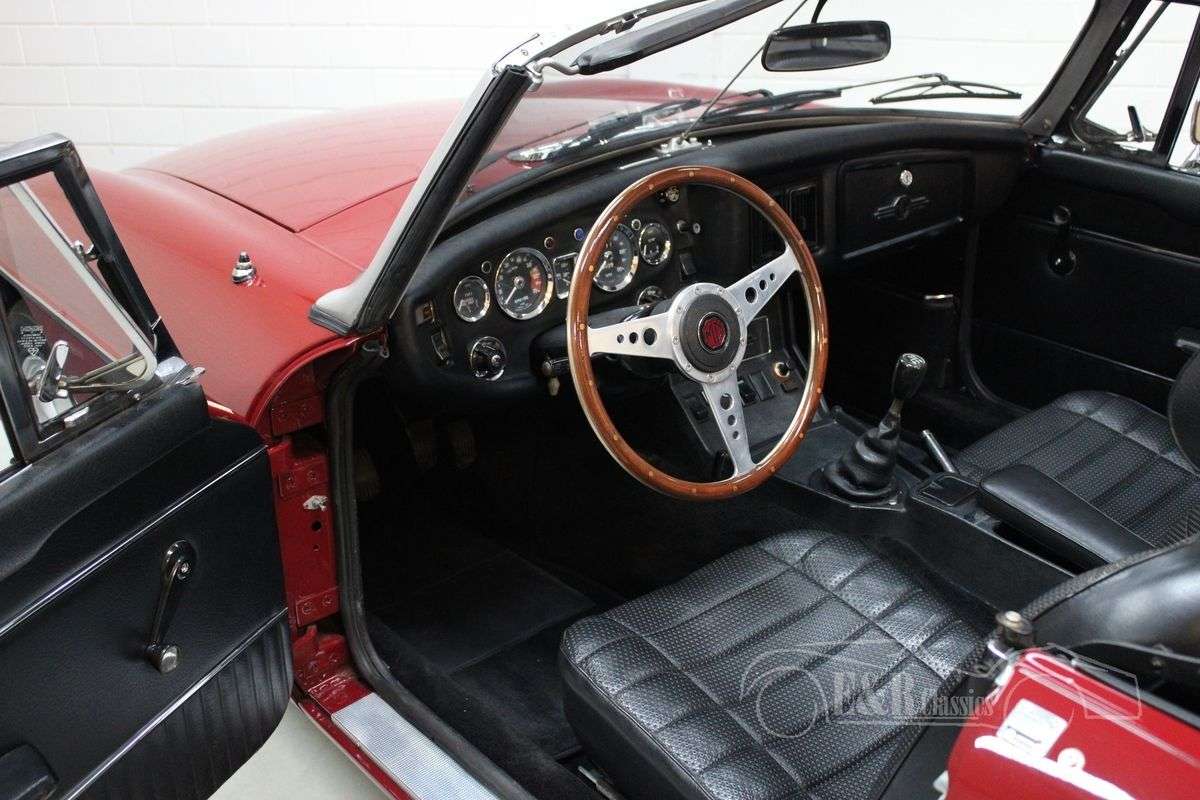 MG B Roadster, Great Britain Interior online puzzle