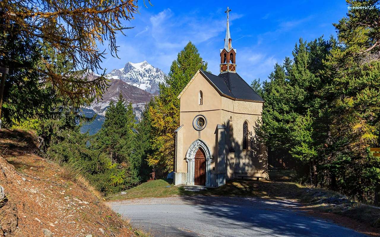 kapel in de bergen-alpen legpuzzel