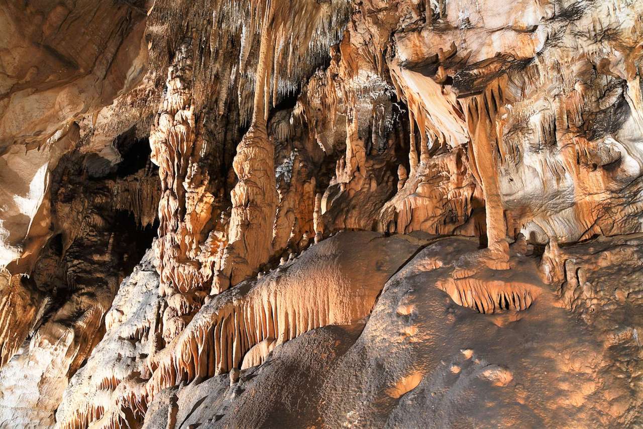 Caverna de estalactite na Eslováquia quebra-cabeças online