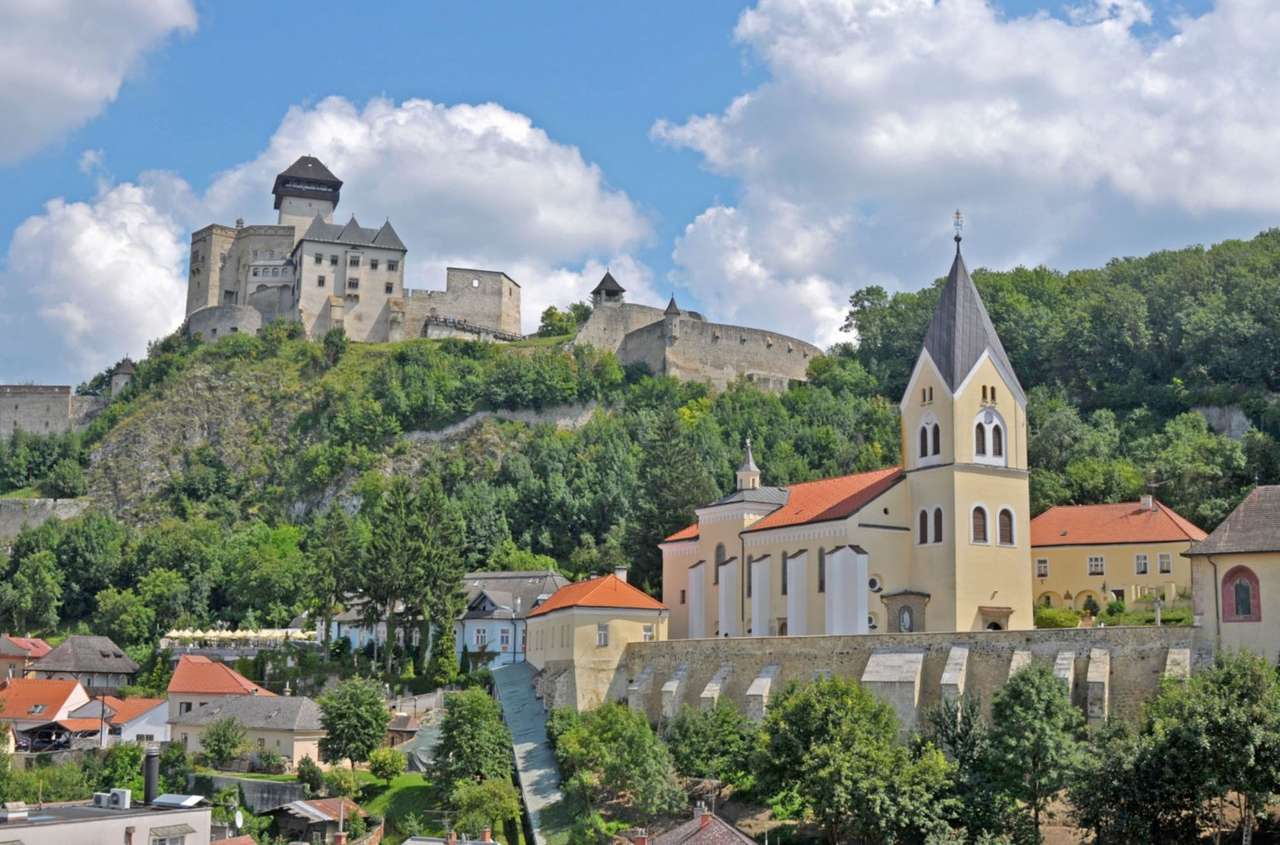 Trencin Burg in der Slowakei Online-Puzzle