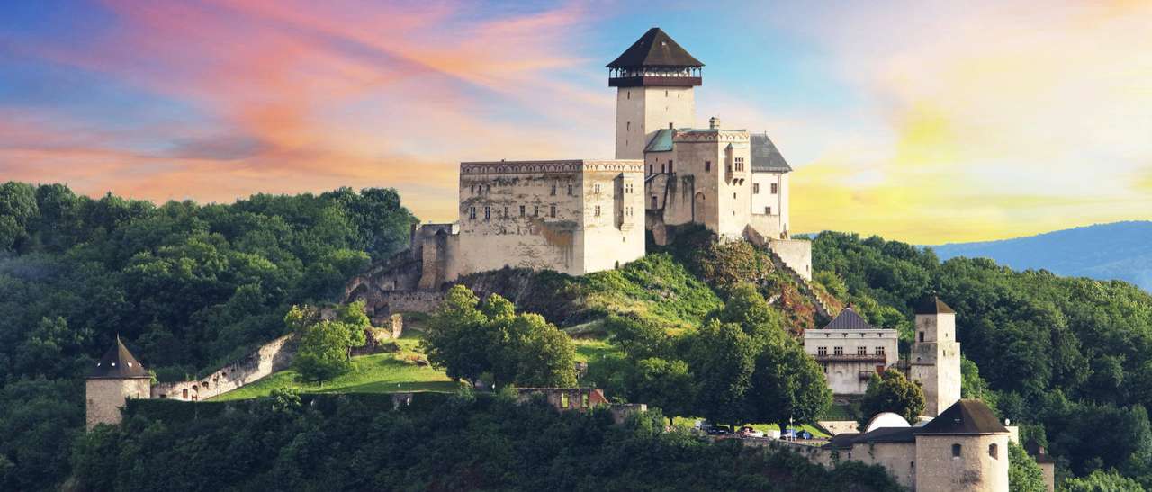 Trencin Burg in der Slowakei Puzzlespiel online