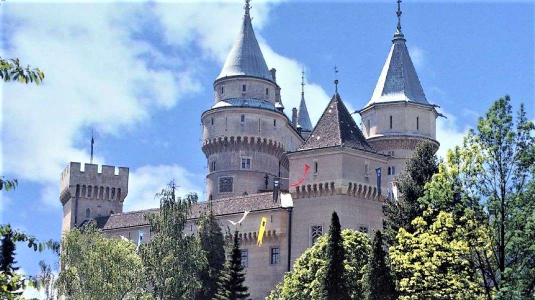 Castelul Bojnice din Slovacia jigsaw puzzle online