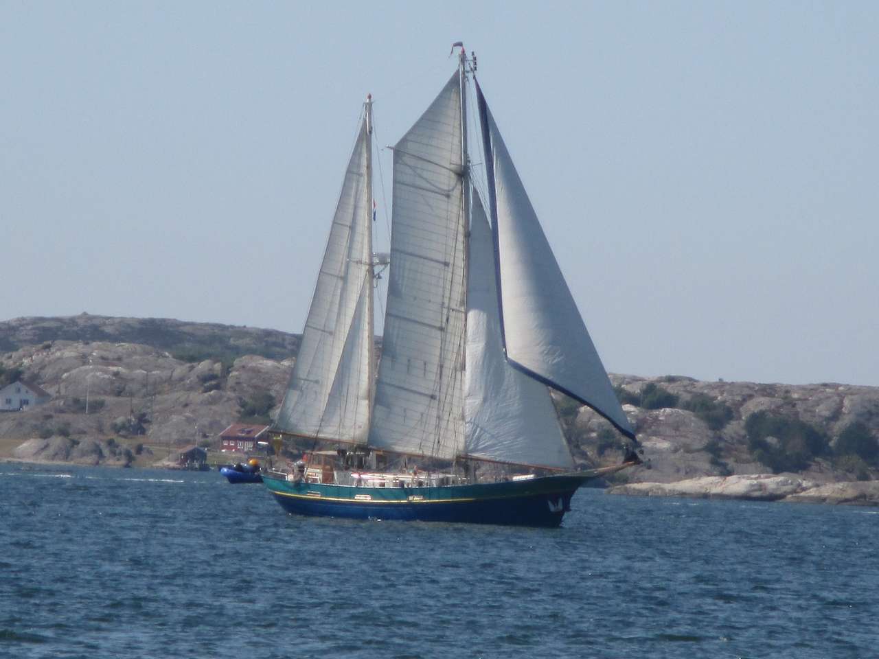 Stor segelbåt på Orust Pussel online