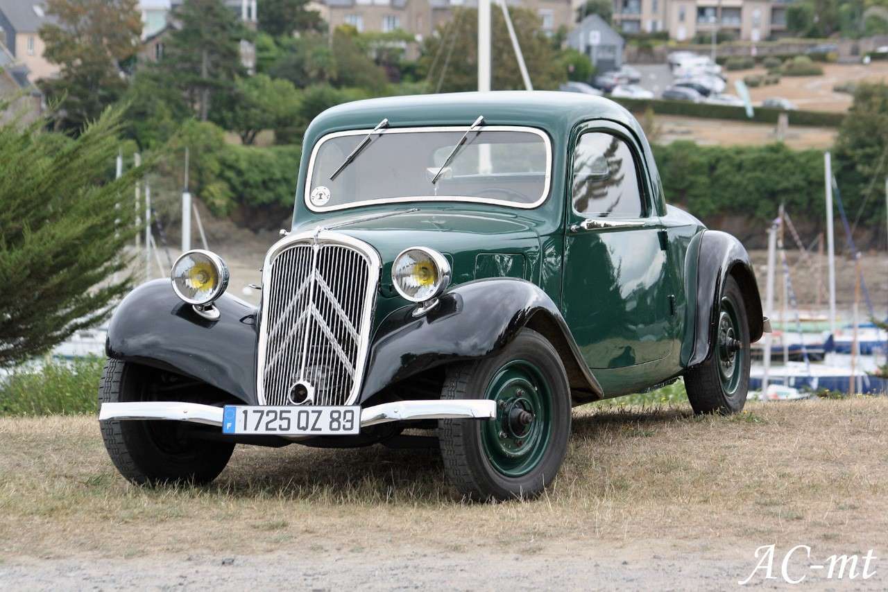 Citroën Traction 11CV Faux Cabriolet 1934 года онлайн-пазл