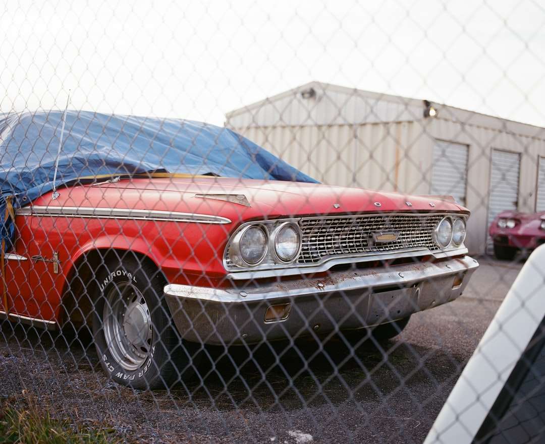 κόκκινο και ασημί αυτοκίνητο chevrolet παζλ online