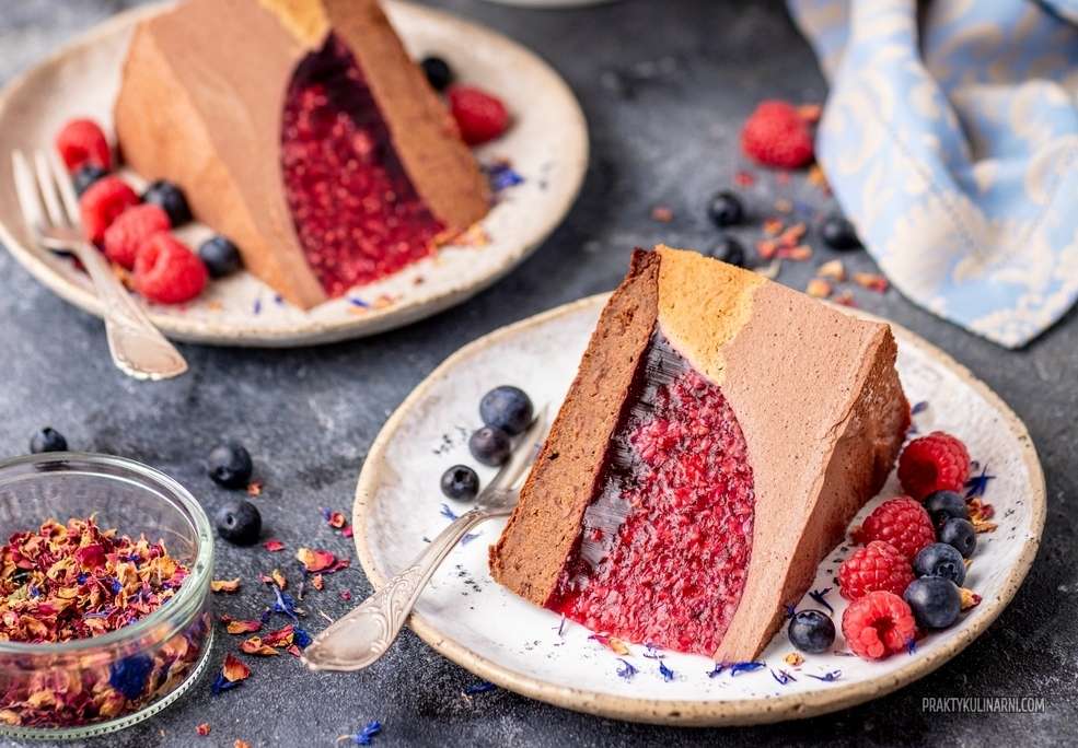 pastel de chocolate con una sorpresa rompecabezas en línea