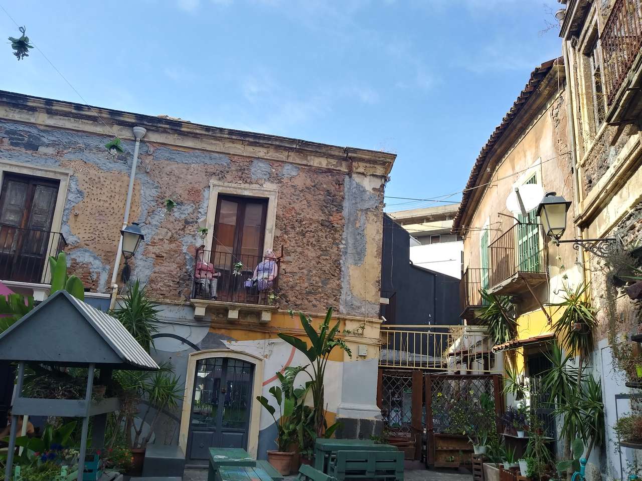 Hátsó udvar Cataniában kirakós online