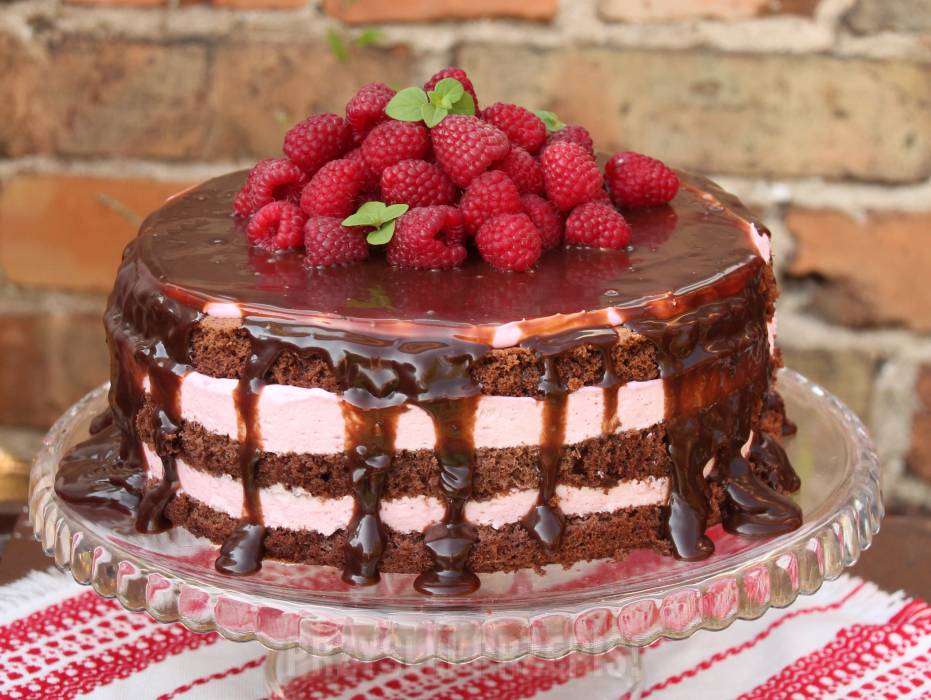 pastel de chocolate y frambuesa rompecabezas en línea
