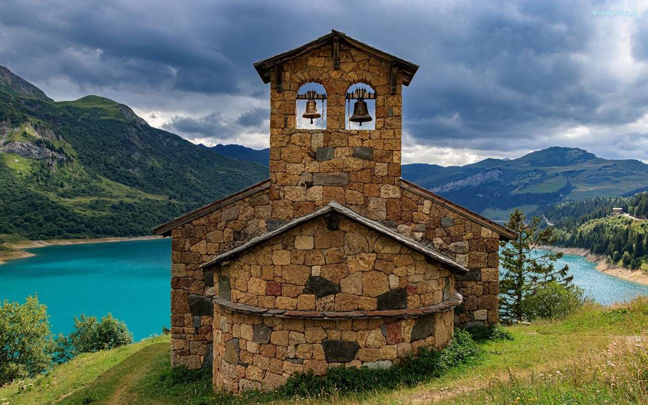 Zvonice, hory, Chapelle de Roselend online puzzle