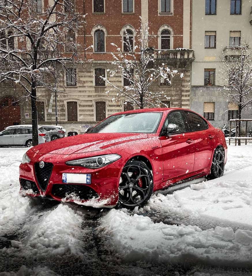 Alfa Romeo giulia Milánó Olaszország kirakós online