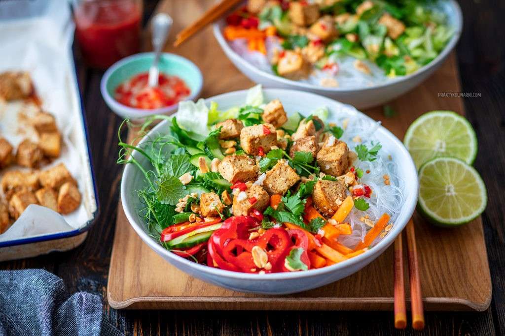 Vietnamský těstovinový salát online puzzle