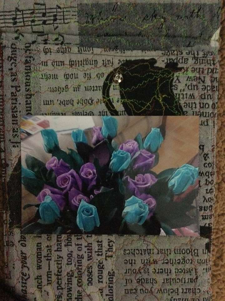 Роза, боядисана в синьо онлайн пъзел