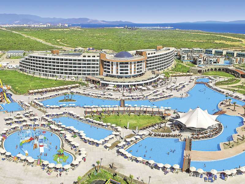 вид на готель в Туреччині онлайн пазл