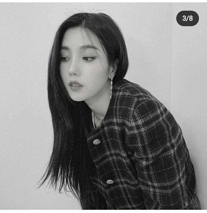 Kwon EunBi pussel på nätet