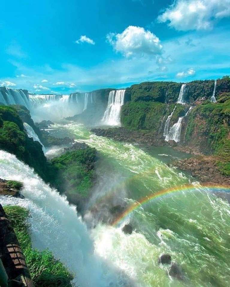 Igua vattenfall. Pussel online