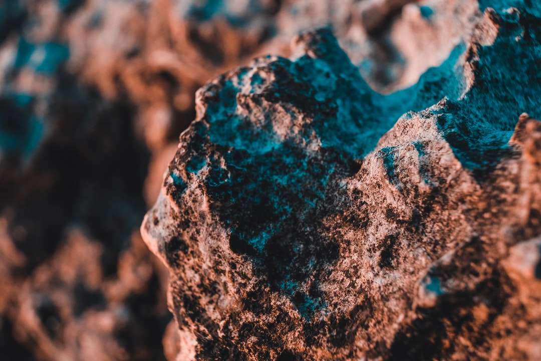 fragment de piatră maro și negru puzzle online