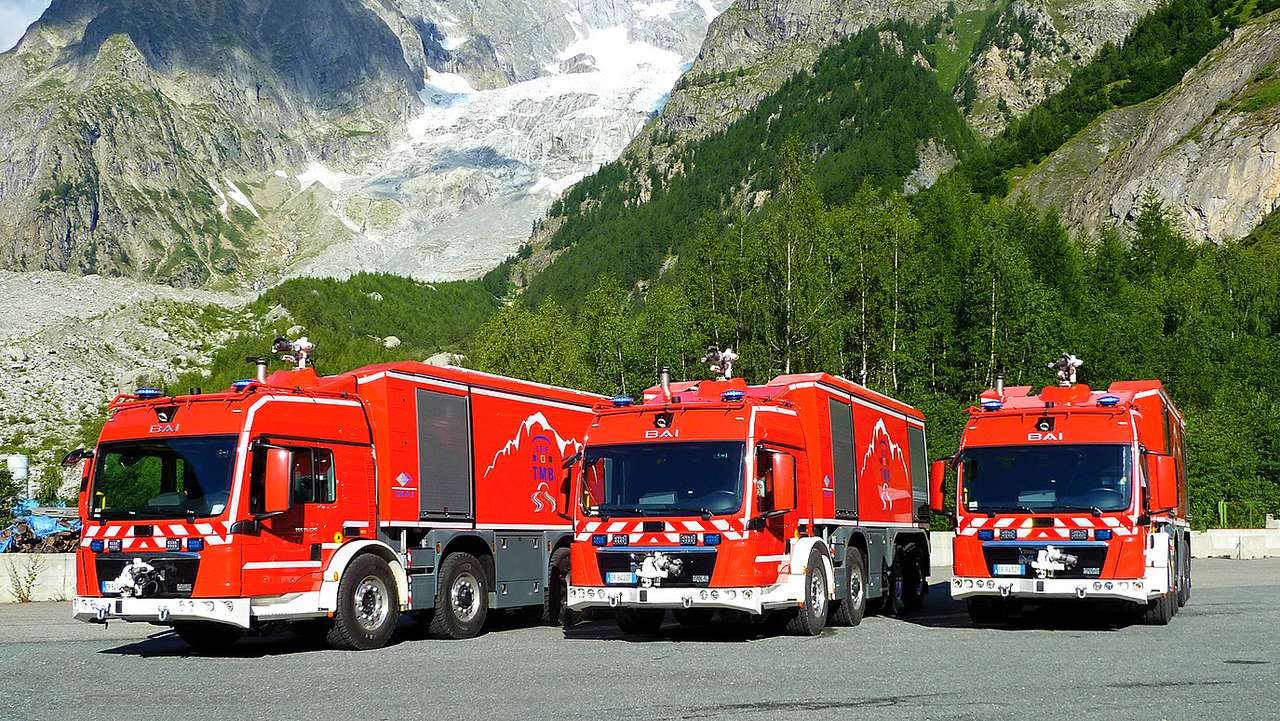 Туннельные пожарные машины Монблана онлайн-пазл