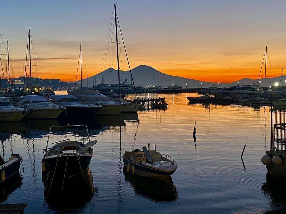 Neapolské svítání Neapol Itálie skládačky online