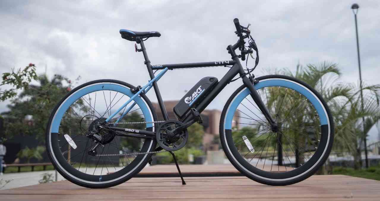 bicicletta blu puzzle online
