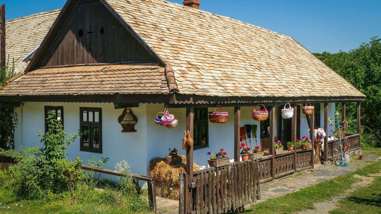 Ιστορικά σπίτια στο μουσείο χωριό της Ουγγαρίας παζλ online