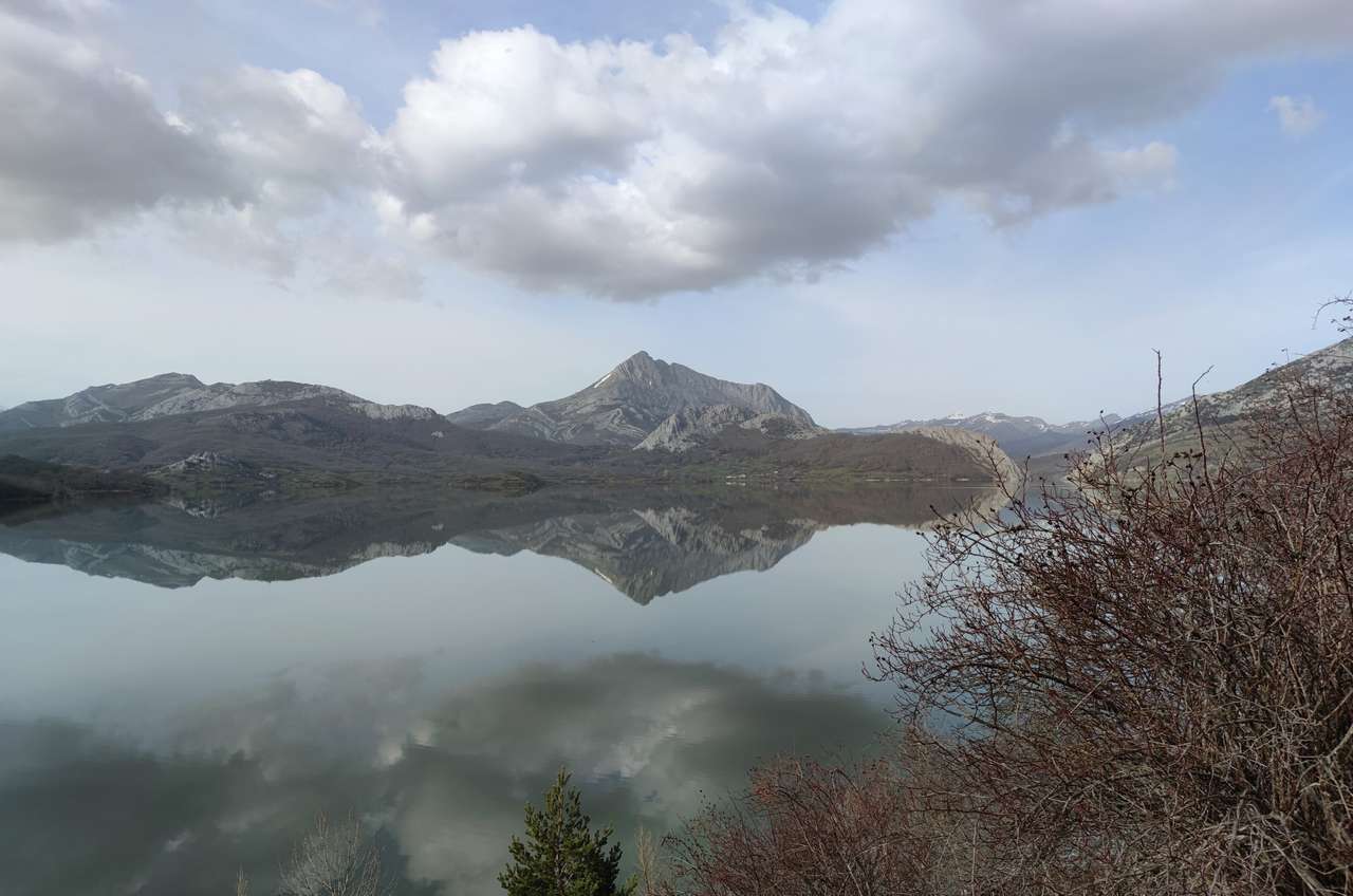 Porma-reservoir. León-Spanje. online puzzel