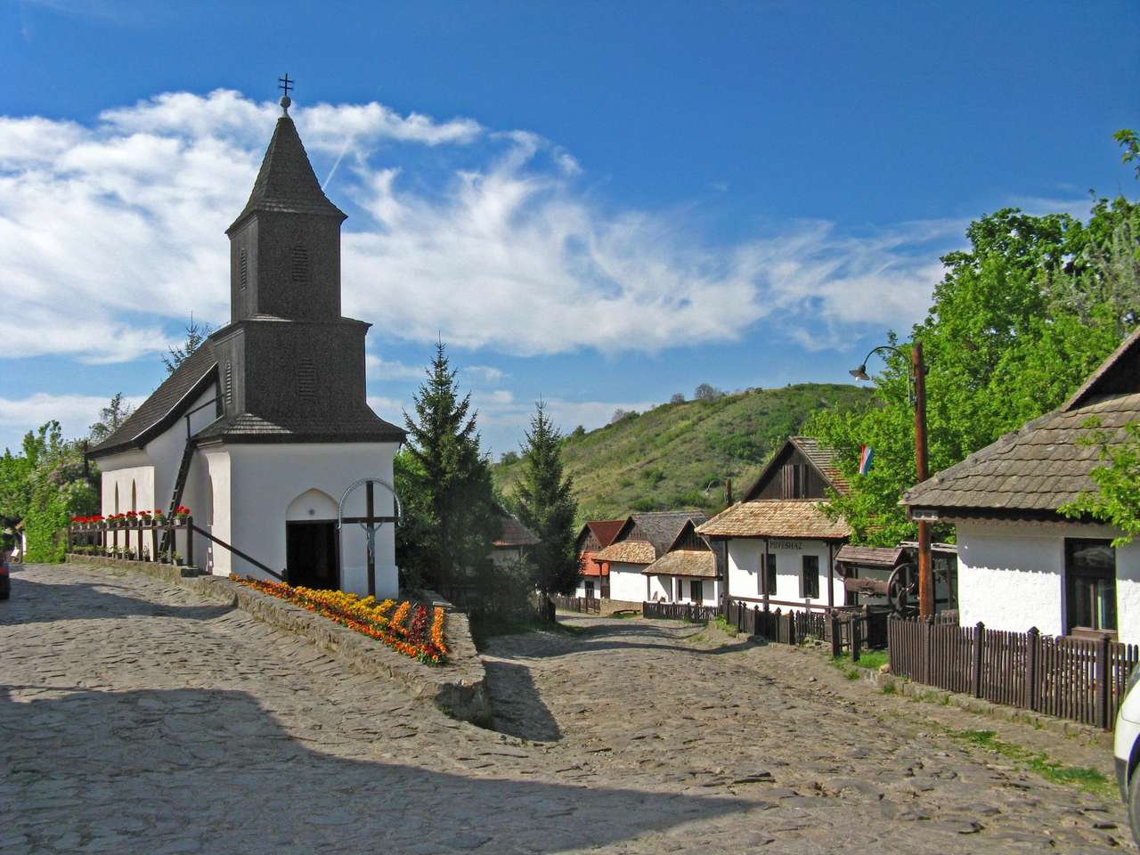 Village-musée de Hollokö en Hongrie puzzle en ligne