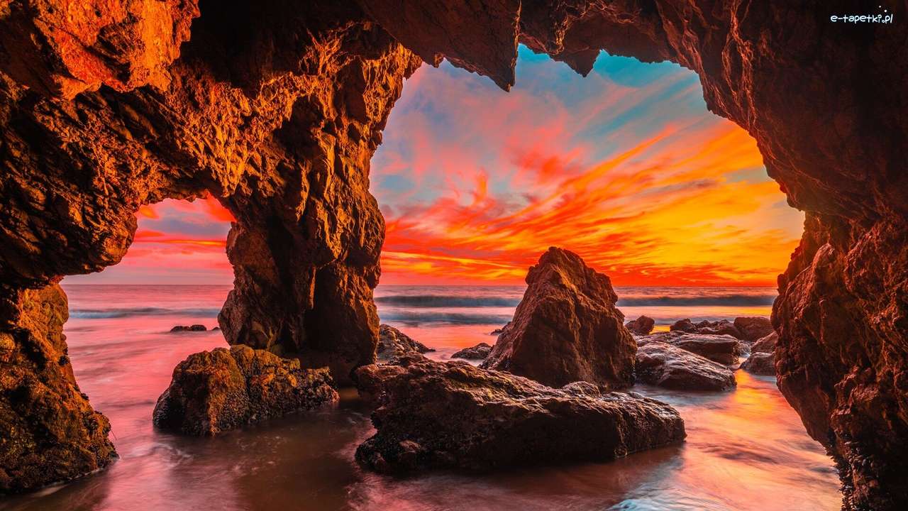 Kalifornie - východ slunce, jeskyně online puzzle
