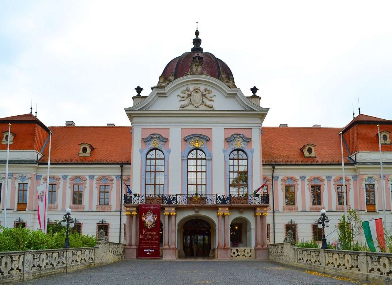 Schloss Gödöllö in Ungarn Puzzlespiel online