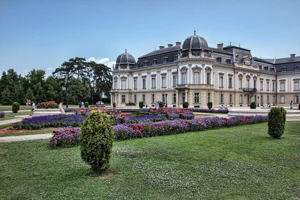Keszthely slott i Ungern pussel på nätet