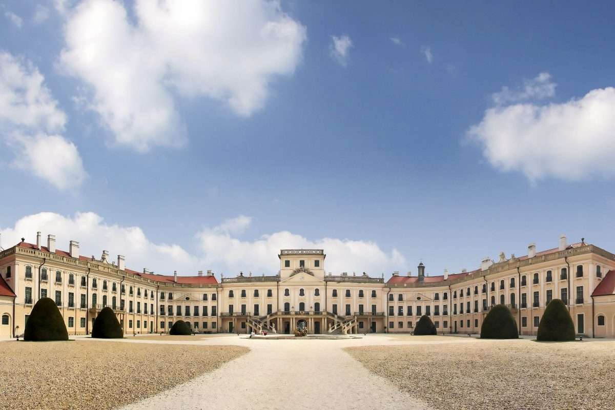 Esterhazy slott i Ungern pussel på nätet