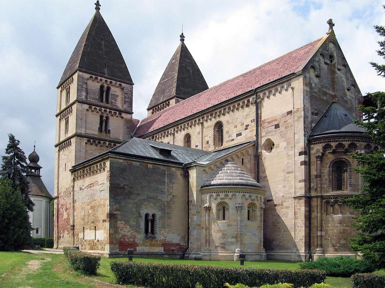 Biserica Sfântul Gheorghe din Jak Ungaria puzzle online