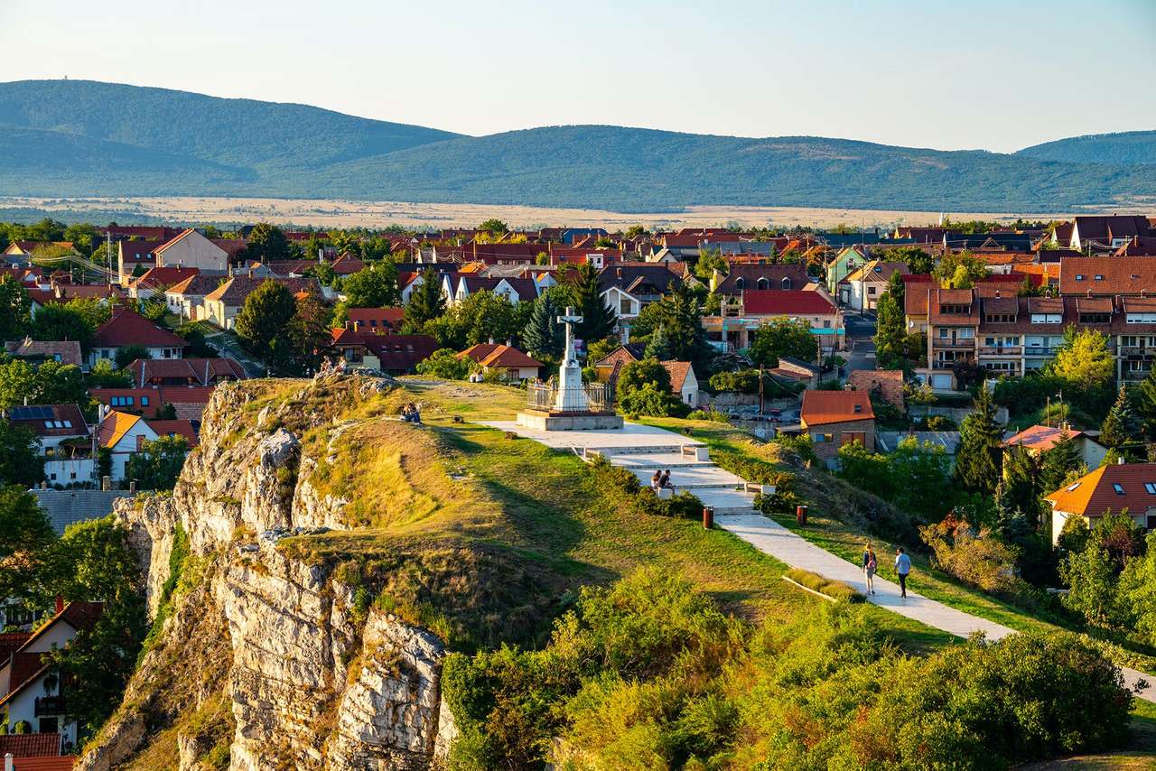 La colline du château de Veszprem en Hongrie puzzle en ligne