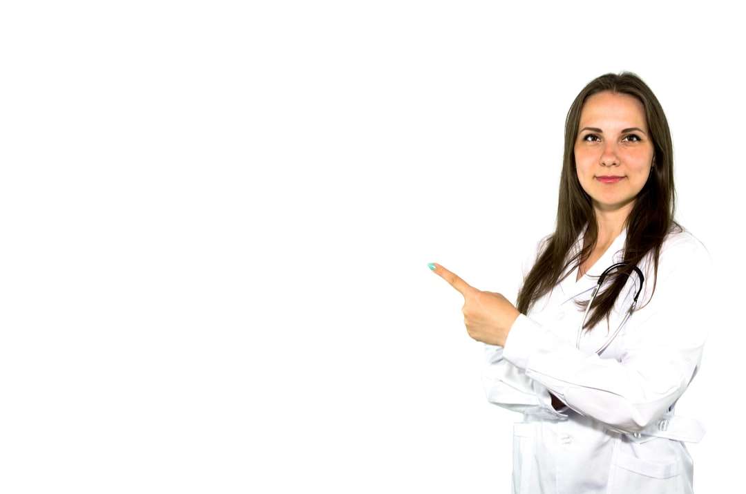femme en chemise à manches longues blanche puzzle en ligne