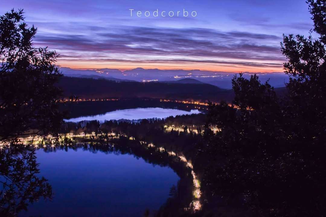 Lago Monticchio, Basilicata, Itália quebra-cabeças online