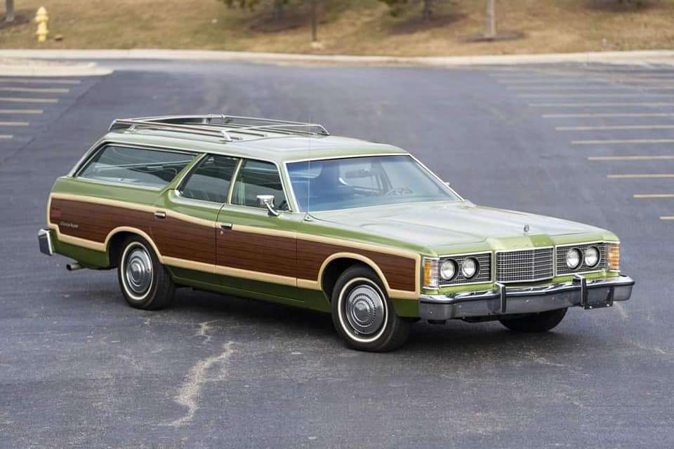 1973 Ford Country Squire pussel på nätet