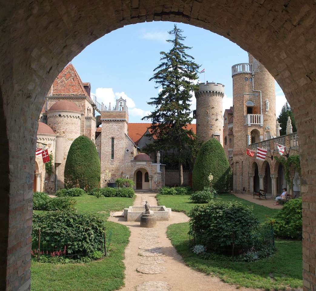 Замок Бори Вар в Угорщині пазл онлайн
