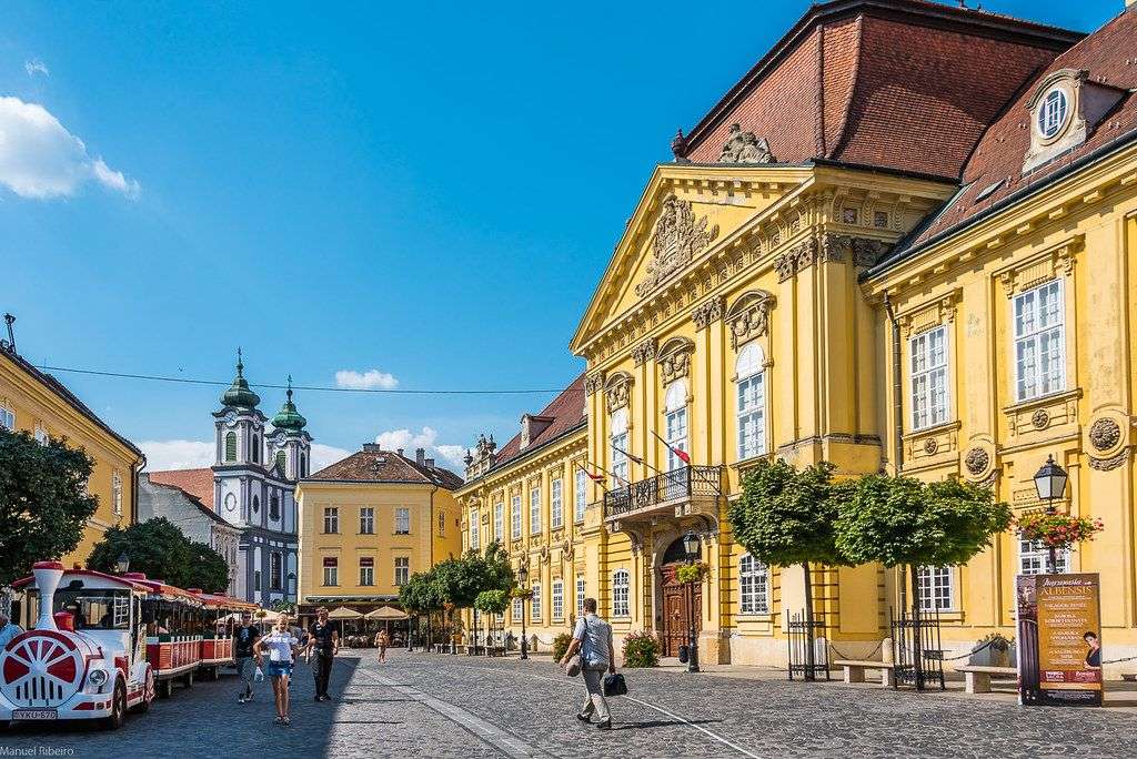 Palácio do Bispo de Szekesfehervar na Hungria quebra-cabeças online