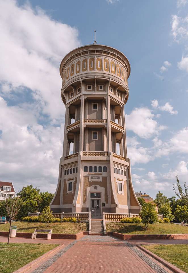 De watertoren van Szeged in Hongarije online puzzel