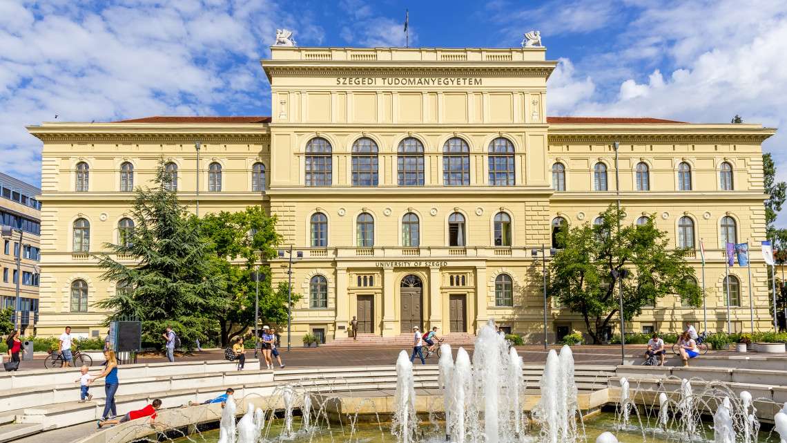 Szeged Uni Stadt in Ungarn Online-Puzzle
