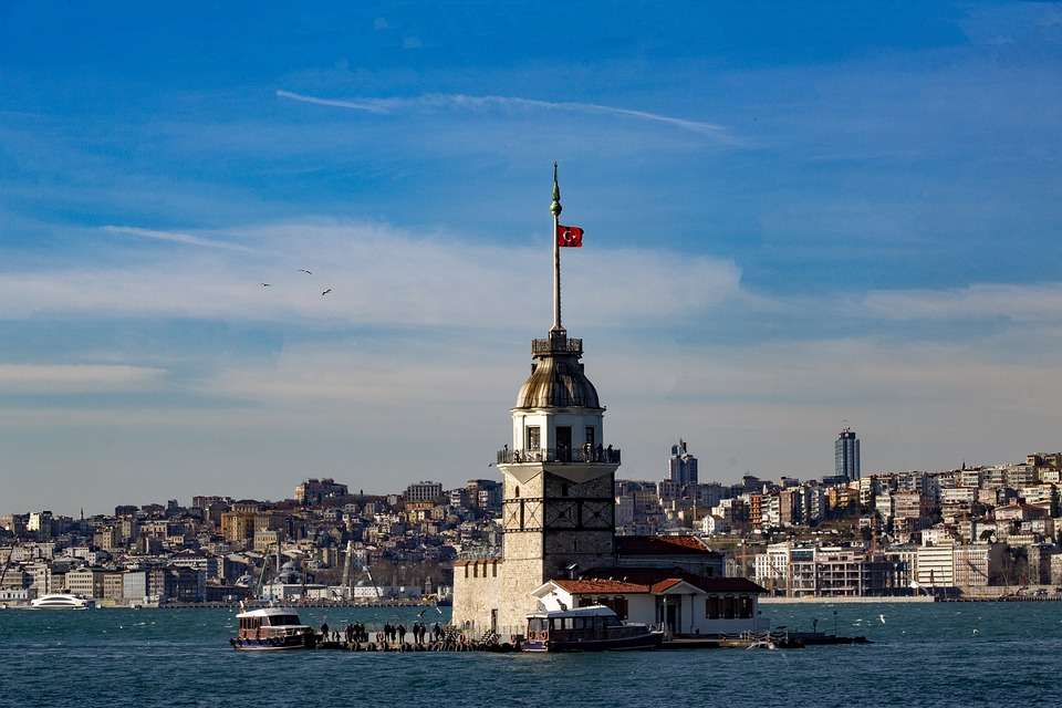 кула- сграда в Истанбул- Турция онлайн пъзел