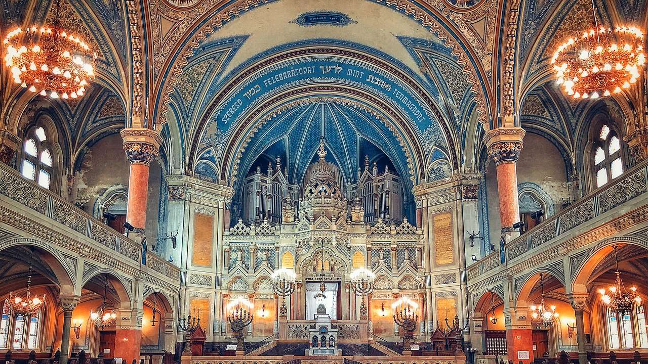Segedínská synagoga v Maďarsku online puzzle
