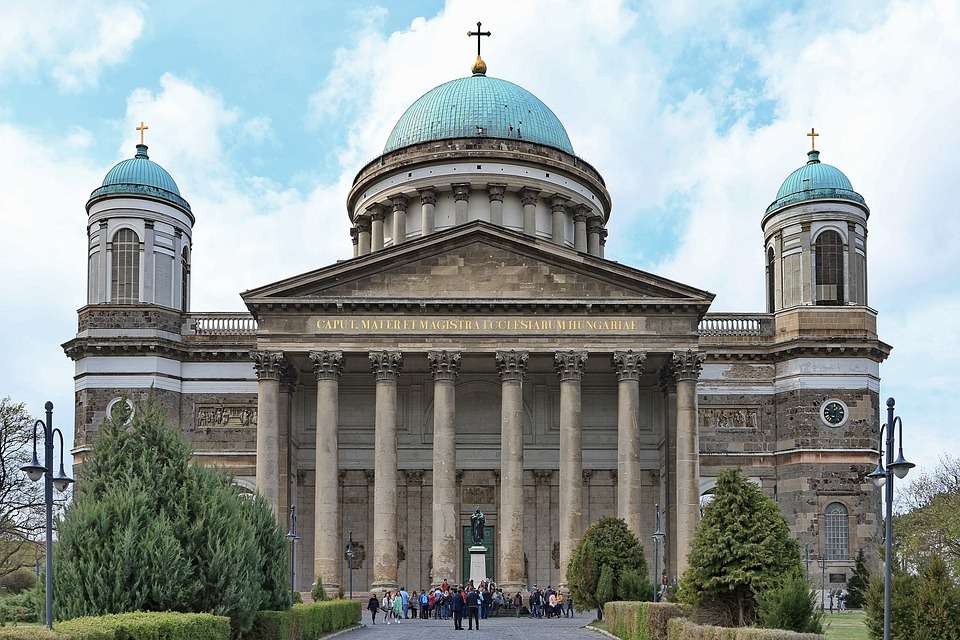 Интериорът на катедралата Естергом в Унгария онлайн пъзел