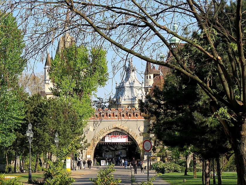 Будапештський парк Варошлігет Угорщина онлайн пазл