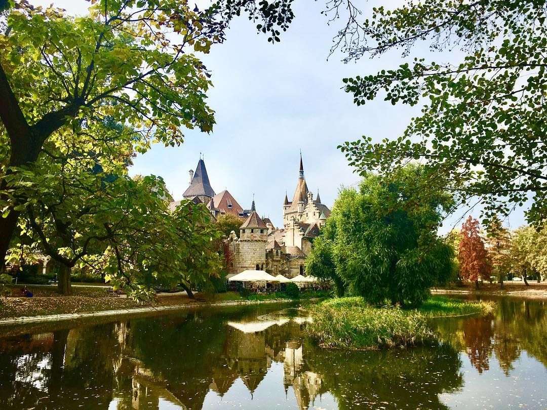 Замъкът Варослигет в Будапеща Унгария онлайн пъзел