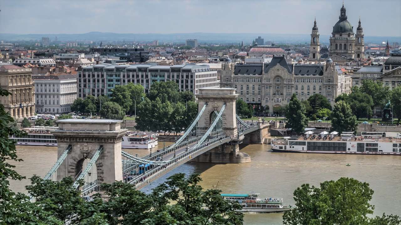 Budapešťský řetězový most v Maďarsku skládačky online