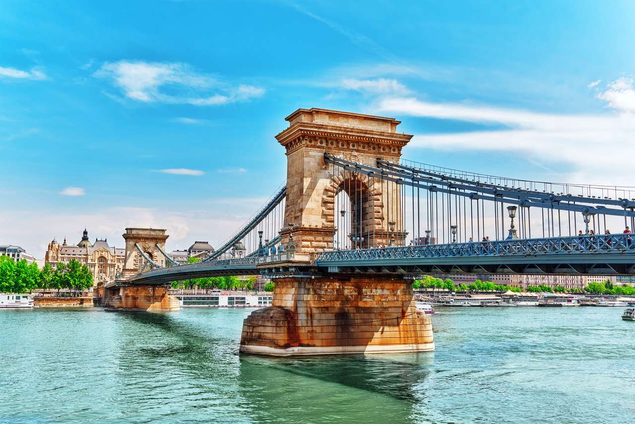 Puente de las cadenas de Budapest en Hungría rompecabezas en línea