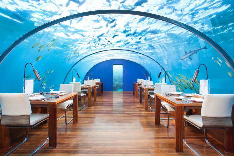 en undervattensrestaurang på Maldiverna Pussel online