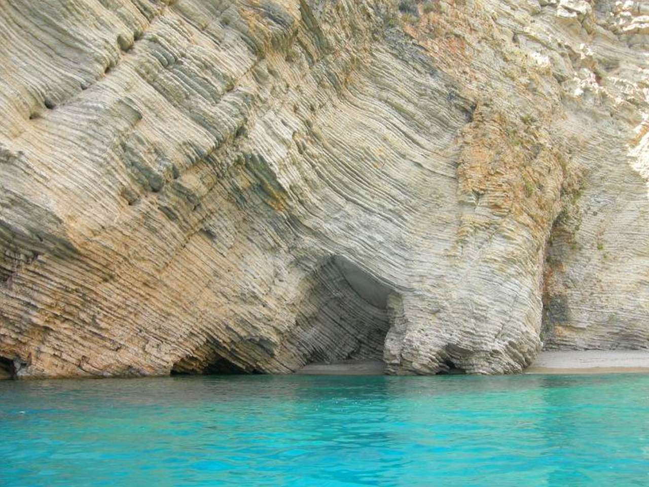 Grotte de Corfou puzzle en ligne