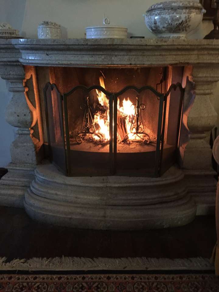 the fire in the fireplace online puzzle